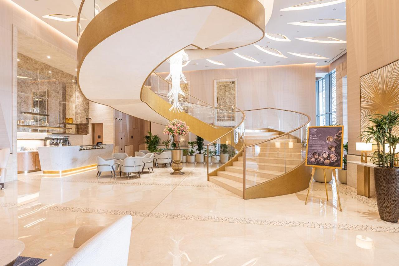 Ultra Luxury Palm Tower With Shared Hotel Facilities Дубай Екстер'єр фото